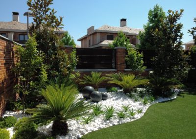 Jardín Fuente Esferas
